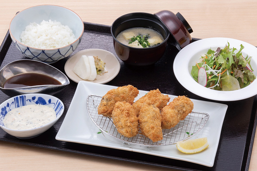 牡蠣フライセット(ブリヂストンカンツリー倶楽部のレストラン)