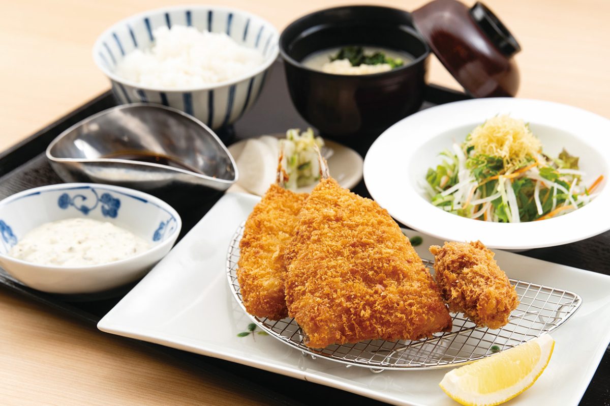 鰺フライと広島産牡蠣フライのセット